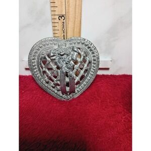 Vtg Metzke 1989 Pewter Heart Shaped Wall Plaque With Roses, Signed, Made in USA